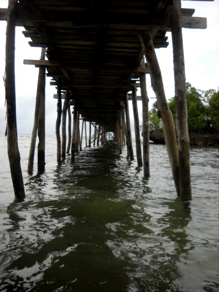 Island Retreat – long wooden jetty into the bay