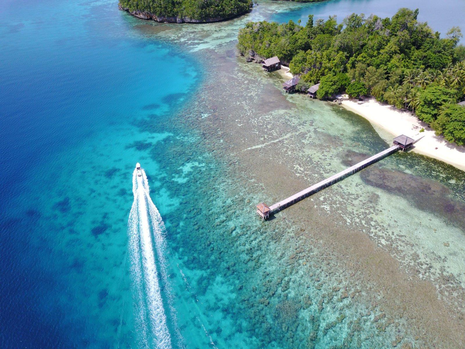 Kadidiri Paradise – aerial view of Kadidiri Island and the resort beach
