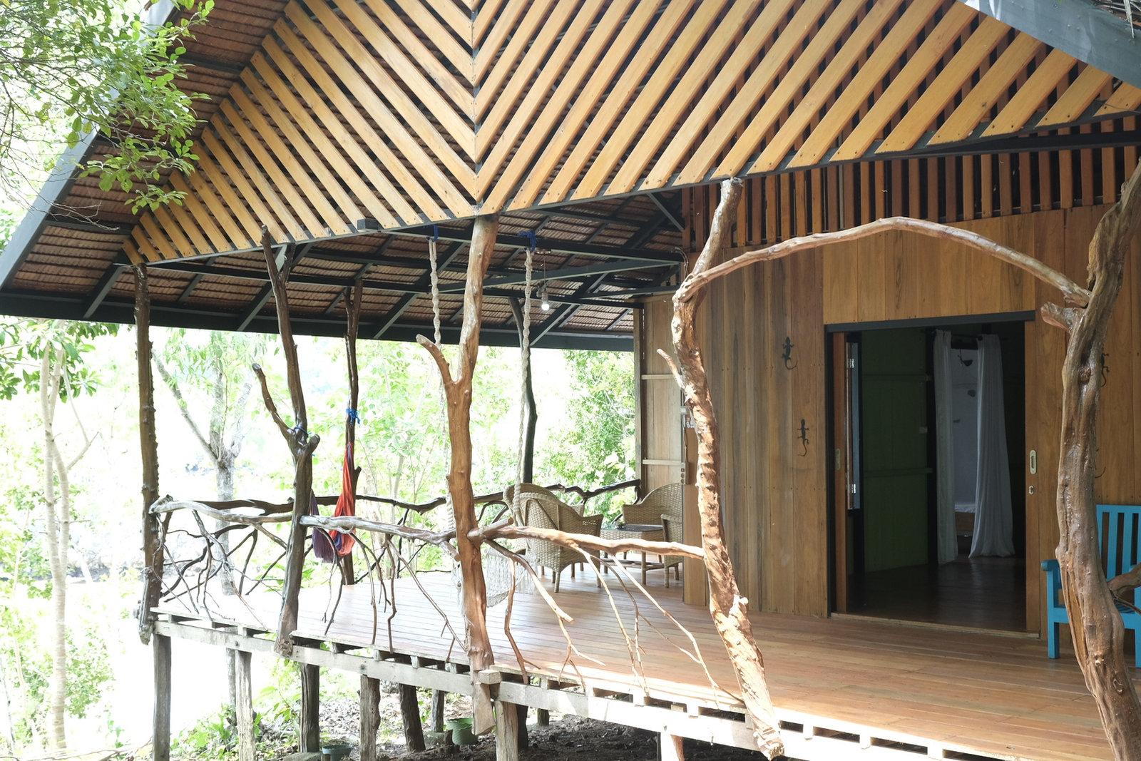 Araya Dive Resort – sea-view jungle house with large terrace