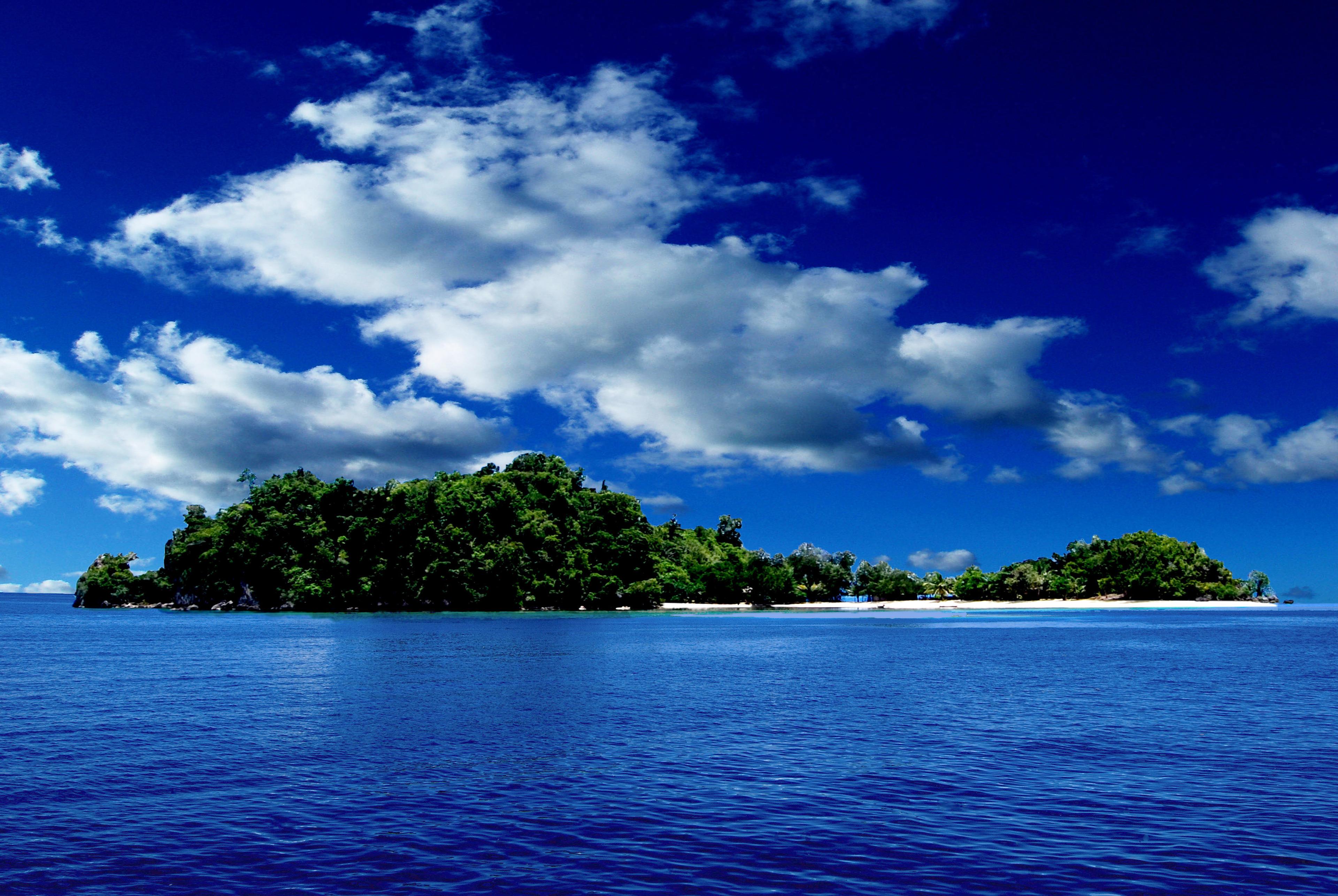 Bolilanga Island Resort – aerial view of the private islet