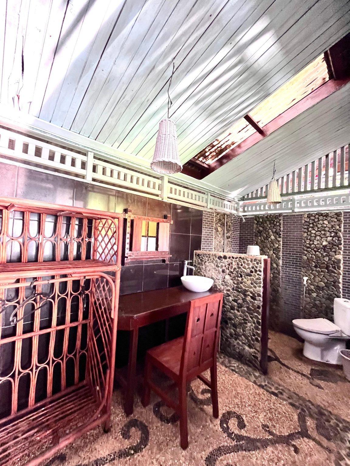 Kadidiri Paradise – Deluxe Plus bungalow interior (2025 photo)
