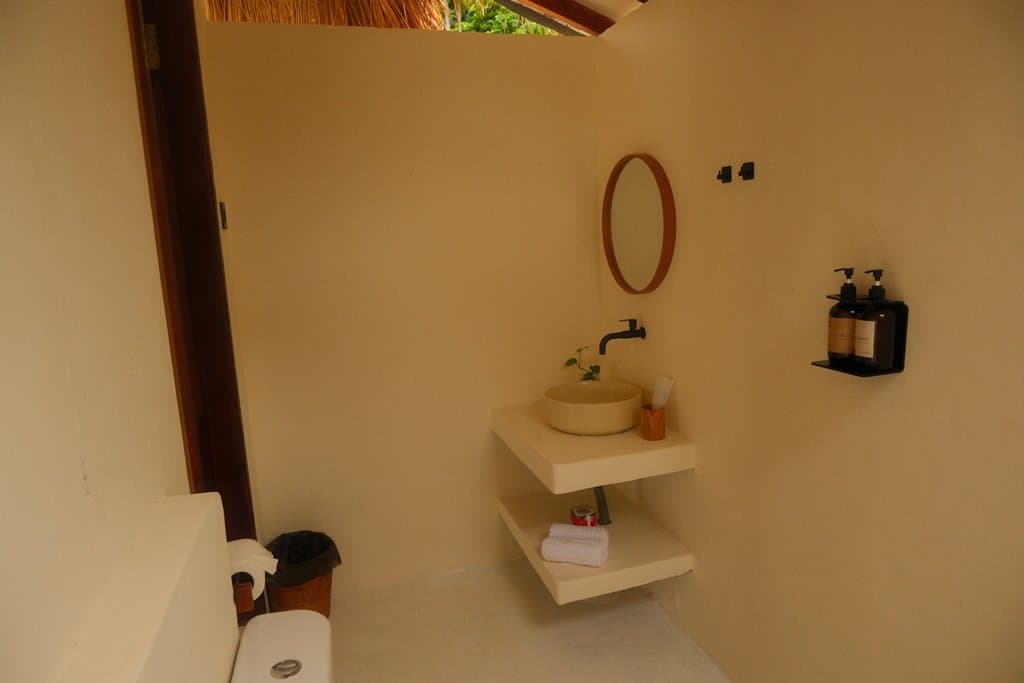 Uma Resort Togean – modern bungalow bathroom